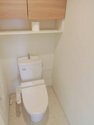 Toilet. Bidet ・ Shelf with toilet