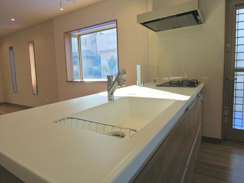 Kitchen. Local (10 May 2013) Shooting