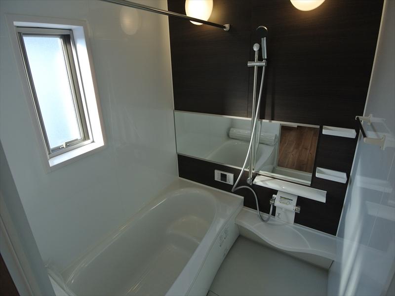 Bathroom. Local (10 May 2013) Shooting