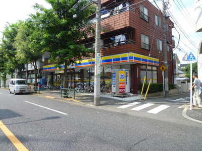 Convenience store. MINISTOP up (convenience store) 550m