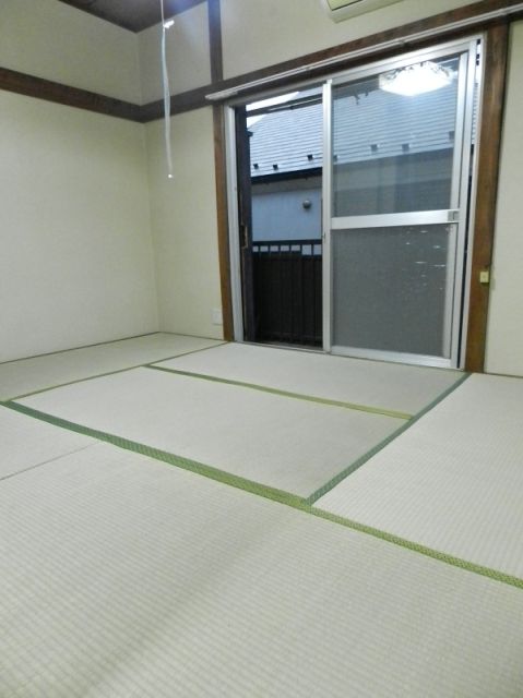 Living and room. 2 Kaikaku is room.