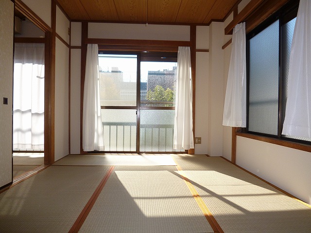 Living and room. Two-sided lighting! ! A bright room! !