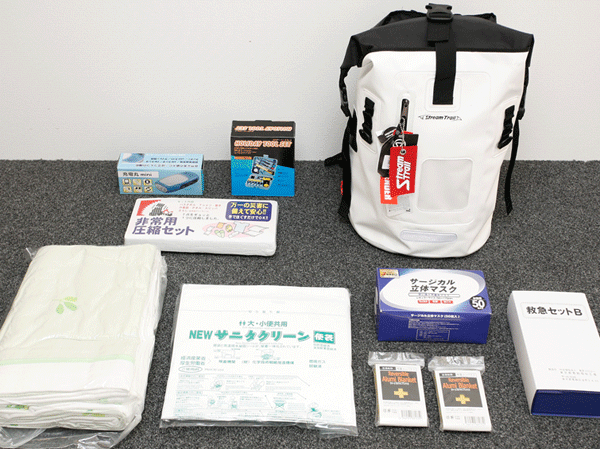 Other.  [Emergency goods] flashlight, Cotton work gloves, towel, It was equipped with a rucksack that contains the emergency goods set, such as a radio.  ※ All Listings amenities are the same specification.