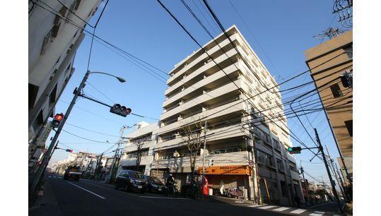 Local appearance photo. Heisei is a large-scale repairs carried out already in 17 years