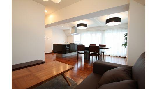 Living. Yang This good of living in the southeast two-sided lighting