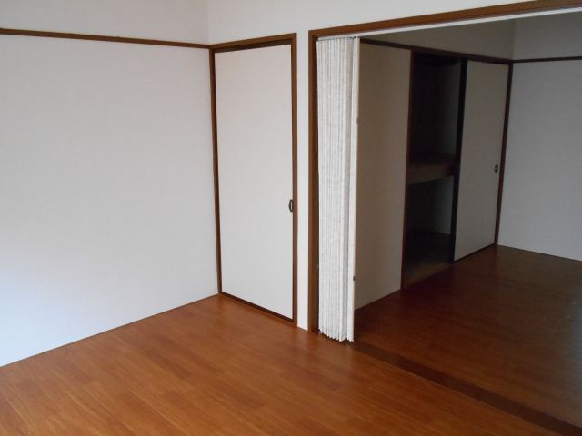 Living and room. Facing south in sunny, Cushion floor of the room.