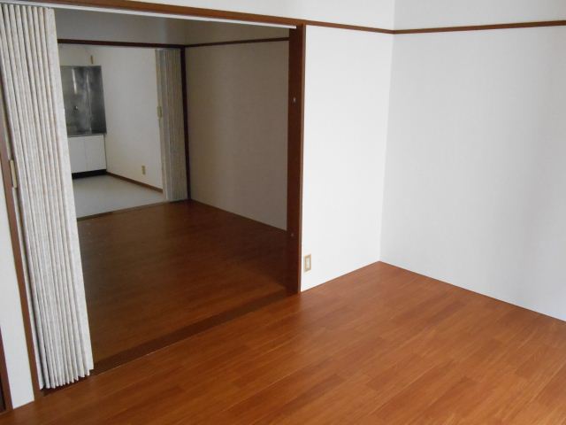 Living and room. Facing south in sunny, Cushion floor of the room.