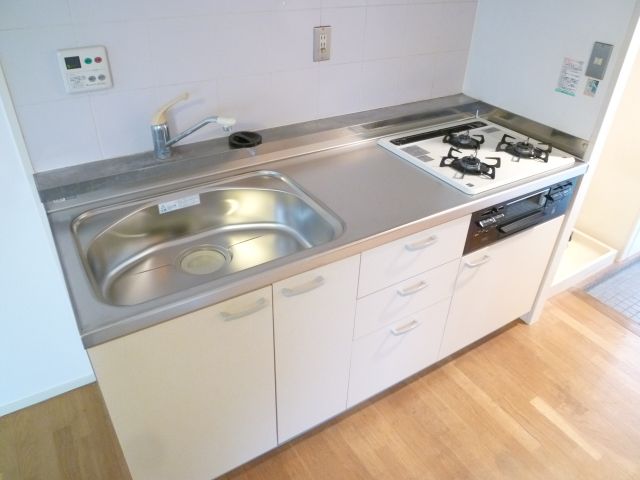 Kitchen. It was replaced with a new system Kitchen ☆