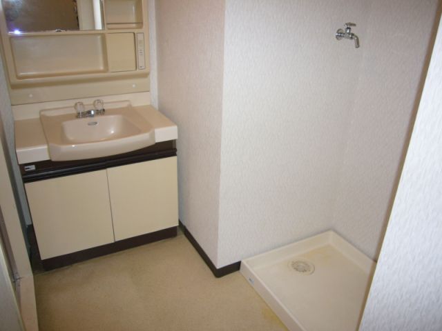 Washroom. Washroom