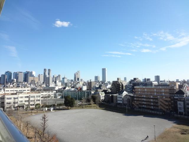 View photos from the dwelling unit. Luxury overlooking the Shinjuku New City and Tokyo Tower