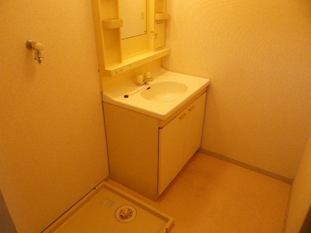 Bath. Dressing room ・ Independent wash basin