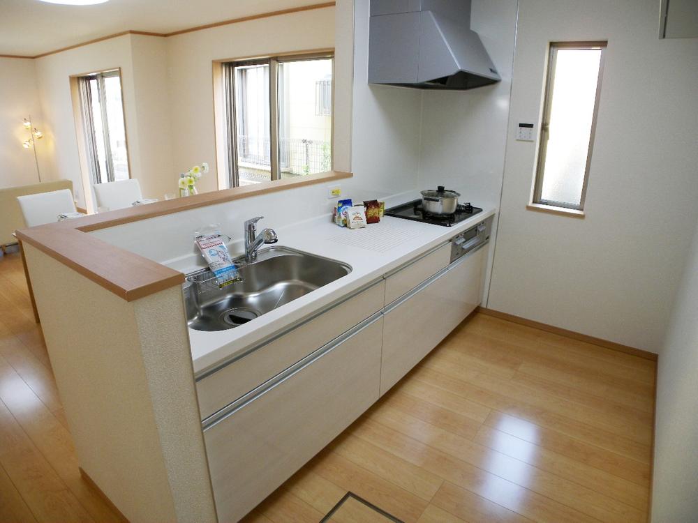 Same specifications photo (kitchen)