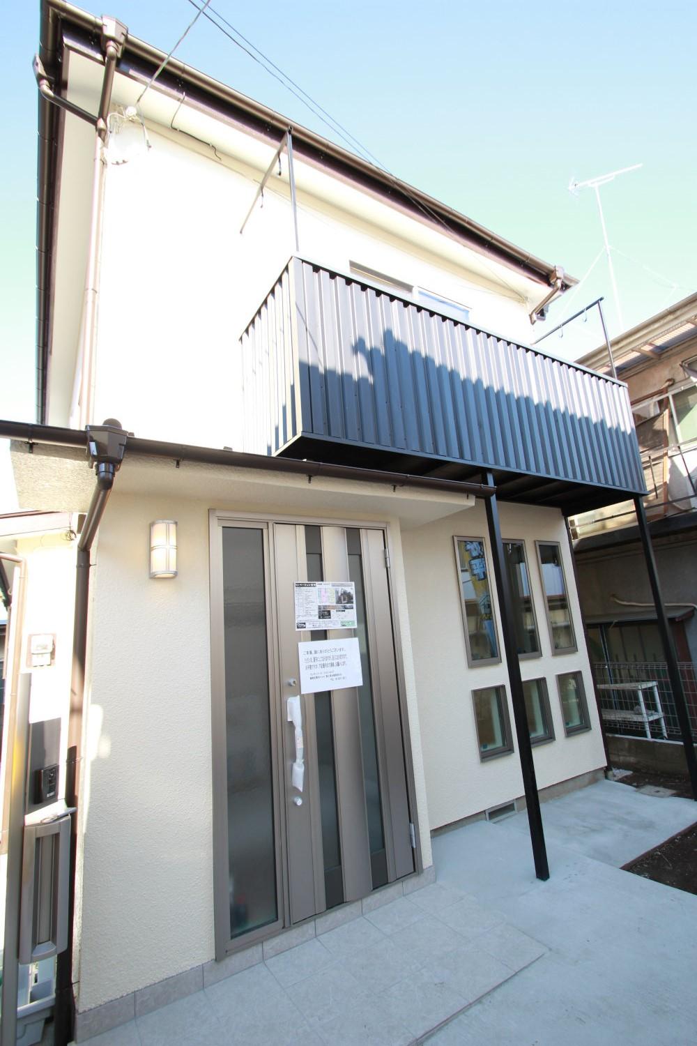 Local appearance photo. Nakano Kamisaginomiya 5-chome used House. Since the current state vacant house, You can preview any time. Heisei has been interior and exterior full renovation in 25 years in November. Seibu Shinjuku Line "Shimo Igusa" a 10-minute walk, Seibu Ikebukuro Line "Fujimidai" station 12 minutes' walk.