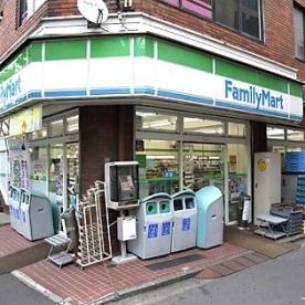 Convenience store. FamilyMart Saginomiya until Station shop 117m