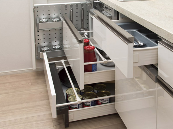 Kitchen.  [Soft-close function with slide storage] Slowly and quietly friendly adopt the use comfort of the soft close function to close. Easy access storage easy, It is a specification-friendly housework. (Same specifications)