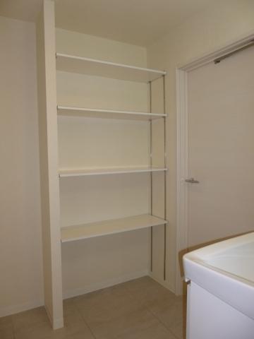 Receipt. bathroom ・ Movable shelf