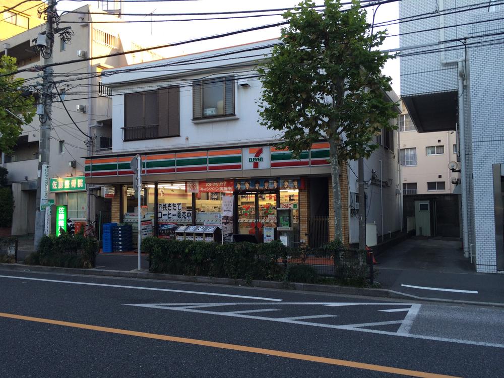Convenience store. seven Eleven 1-minute walk