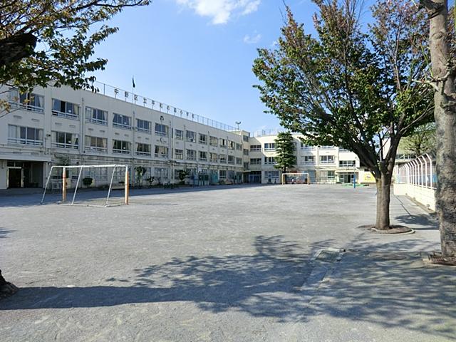 Primary school. 298m until the Forest Elementary School in Nakano ward peace