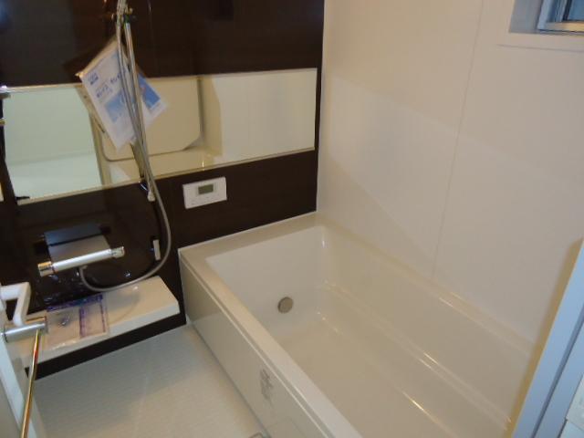 Same specifications photo (bathroom)