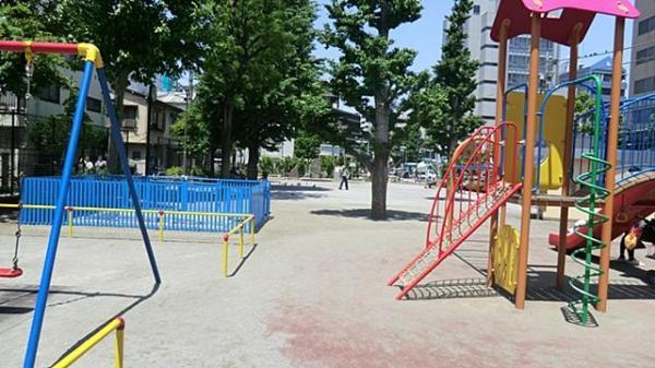 park. 310m until Sugiyama park