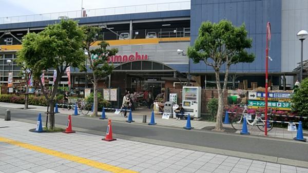 Home center. 1530m until Shimachu Co., Ltd. Nakano shop