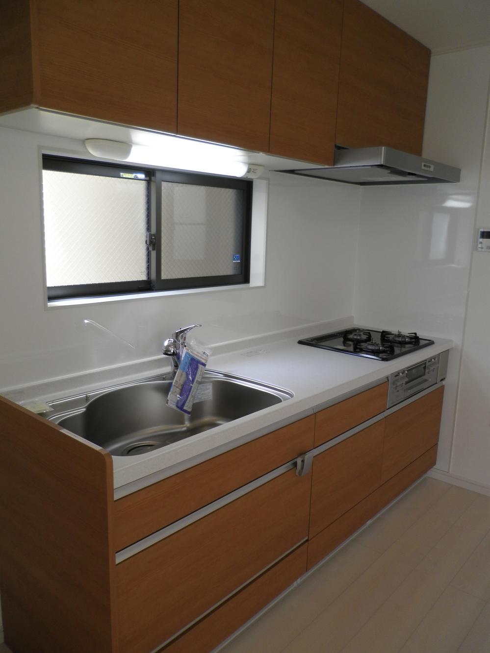 Same specifications photo (kitchen). Dishwasher washing machine with a system Kitchen. Faucet touch-less faucet, Door pocket easily removed with a patter-kun. Sink care easy for the coating and embossed with a quiet design. .