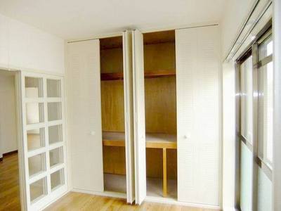 Living and room. Western-style of 5.5 quires storage