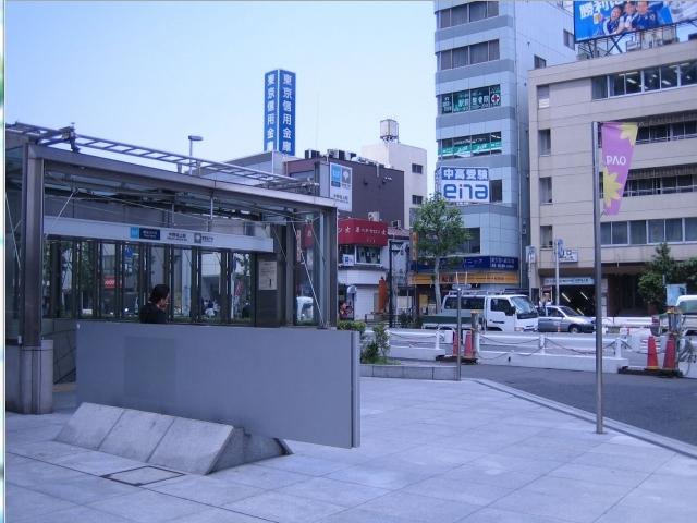 station. 490m until Nakanosakaue