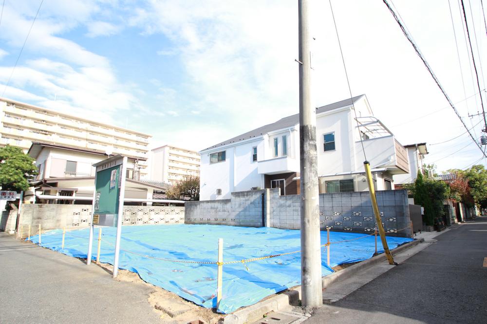Local land photo. Nakano egret land sale with 1-chome architectural conditions. LDK16 quires more, There large 3LDK reference plan with roof balcony. All two-compartment, including the southwest corner lot. There is also available on-site that can be previewed in the finished construction cases. 