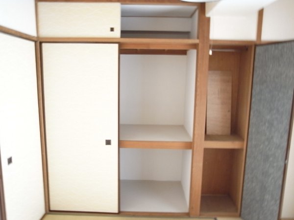 Other. 4 Tatamihan room storage