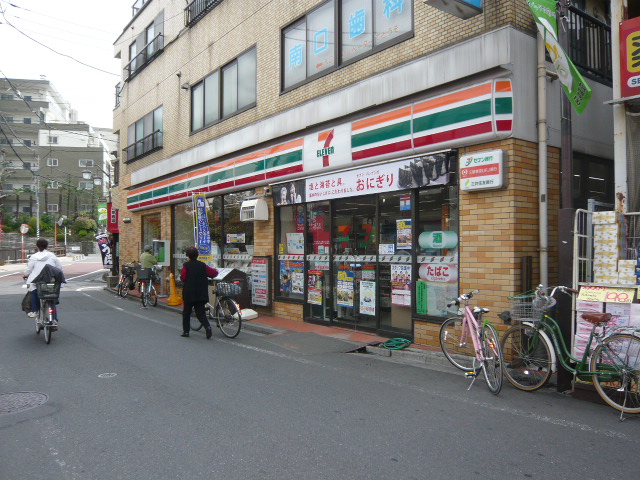 Convenience store. Eleven Nakano Numabukuro Ekimae up (convenience store) 338m