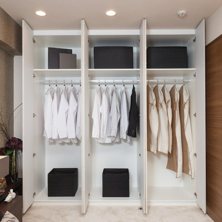Receipt.  [System closet] Shelves and hanger pipe can be moveable, System closet of clean design. Since it is tailored to the application of those for housing, It can functionally storage.