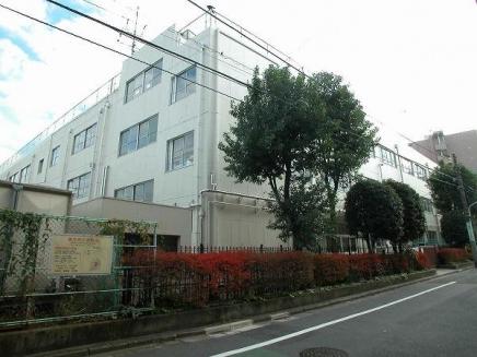 Primary school. Nakano Ward Shinmei to elementary school 549m