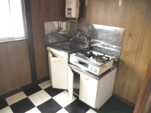 Kitchen. 2 lot gas stoves