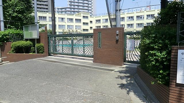 Primary school. 160m Nakano Hongo elementary school to Nakano Hongo elementary school