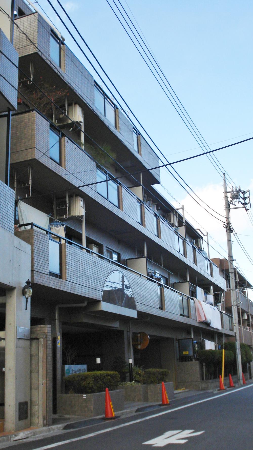 Local appearance photo. Local shooting