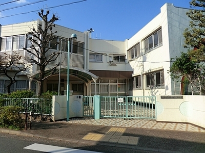 kindergarten ・ Nursery. Municipal hair fraud kindergarten (kindergarten ・ 140m to the nursery)