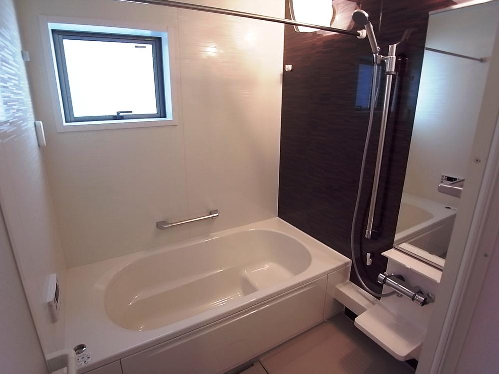 Same specifications photo (bathroom). Bathroom construction cases