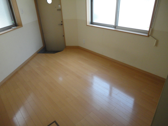 Living and room. Attic storage (loft)