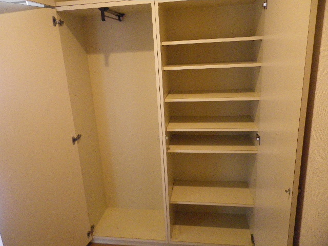 Other room space. Entrance storage