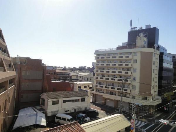 View photos from the dwelling unit. View from the site (October 2013) Shooting