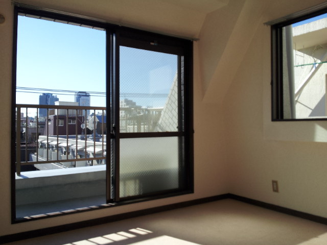 Living and room