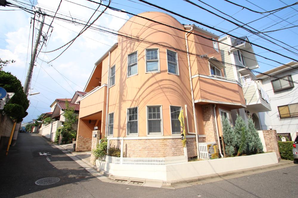 Local appearance photo. Nakano Wakamiya 2-chome, Seibu Shinjuku Line "Toritsukasei" station a 10-minute walk, "Saginomiya" is used Detached of the station a 10-minute walk. This location can also be used center line Koenji.