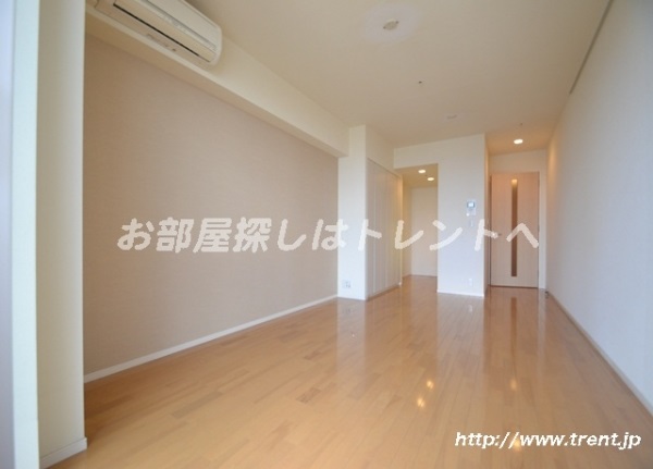 Living and room. It is a reference photograph of 1R type of the 24th floor of the same building.