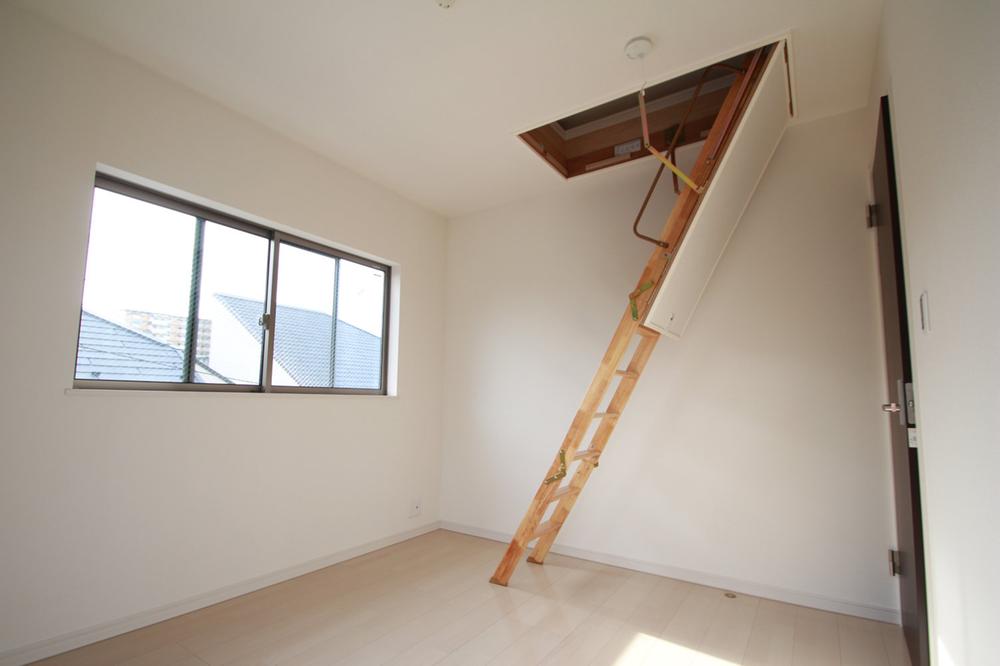 Non-living room. Western-style It is with Grenier.