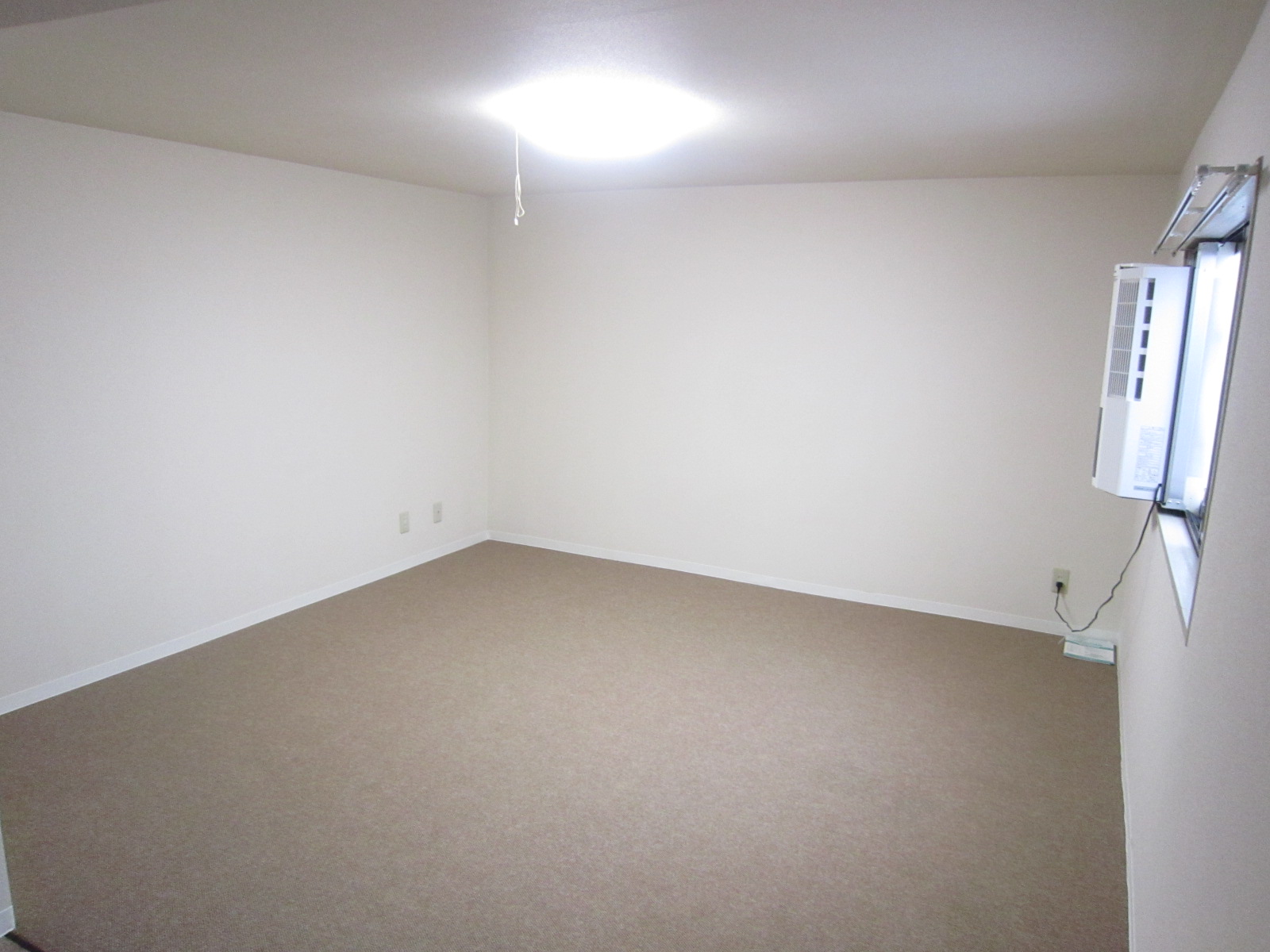 Living and room. LDK spacious 17 Pledge! !