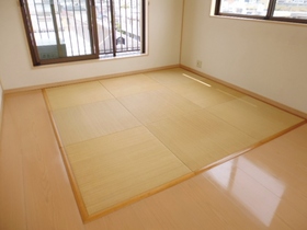 Living and room. There Ryukyu tatami 5.5 quires space