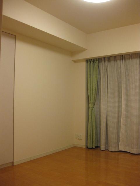 Non-living room. Indoor (11 May 2013) Shooting