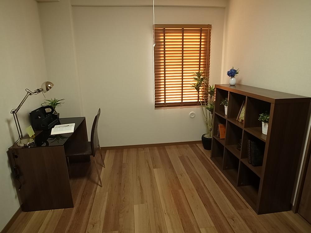 Non-living room. Indoor (12 May 2013) Shooting