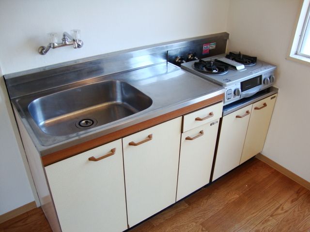 Kitchen. Gasukitchin two-burner is installed possible dishes Easy